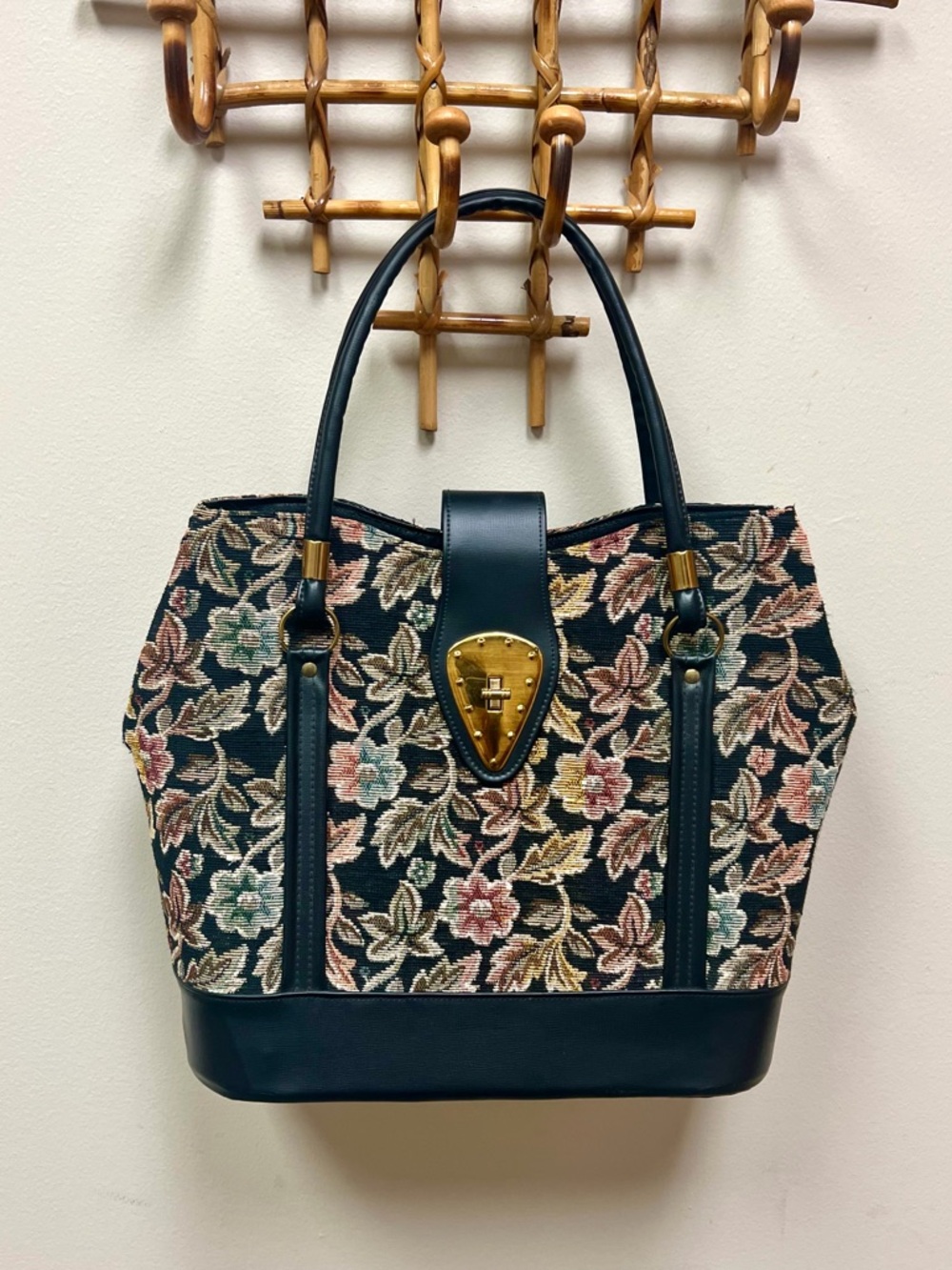 🕸️🌹 EVERY FRIDAY - WEB & ROSE HANDCRAFTED & VINTAGE SHARE SHOW TRAIN🌹🕸️ - Picture 9 of 12